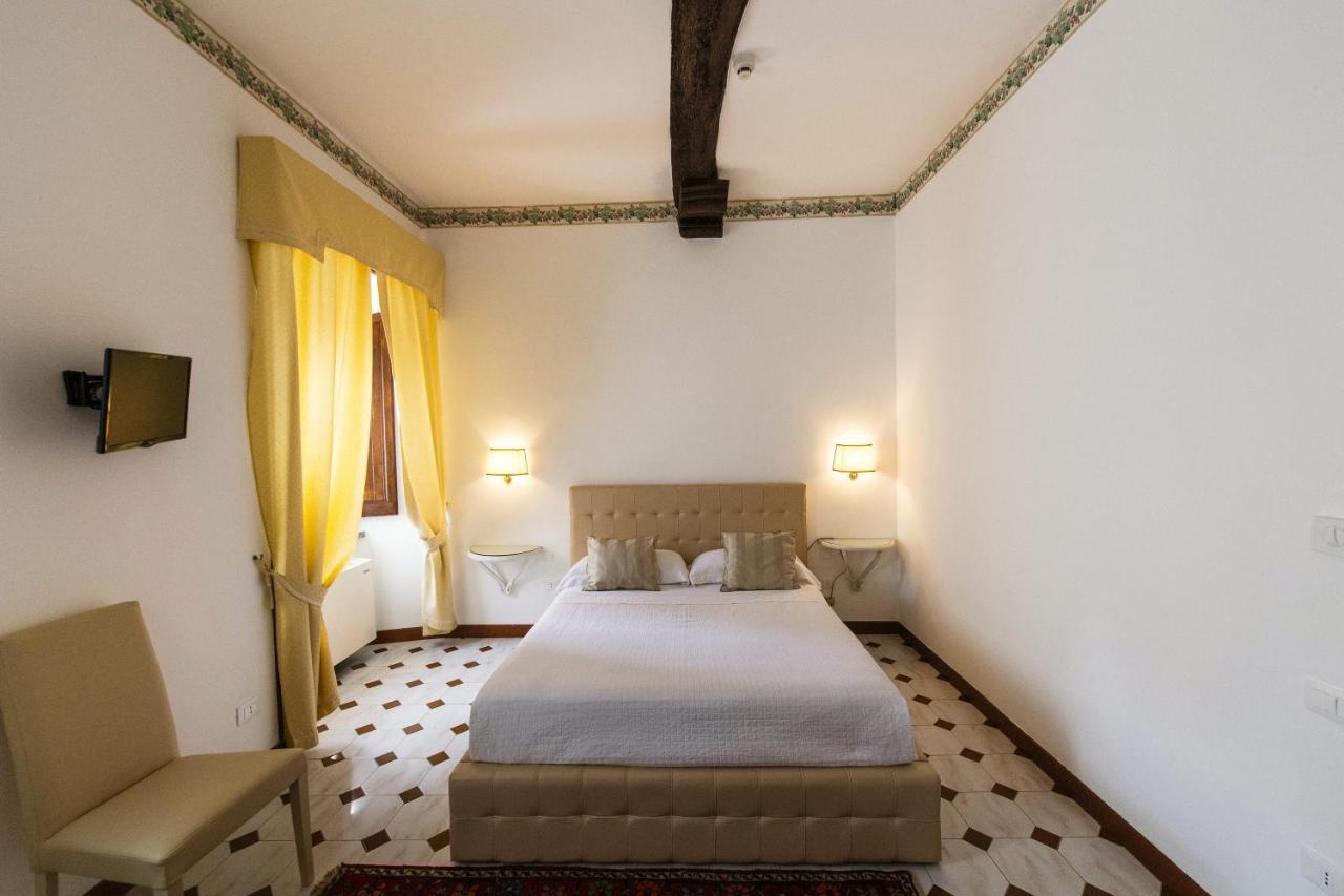 Hotel La Badia Di אורביאטו חדר תמונה